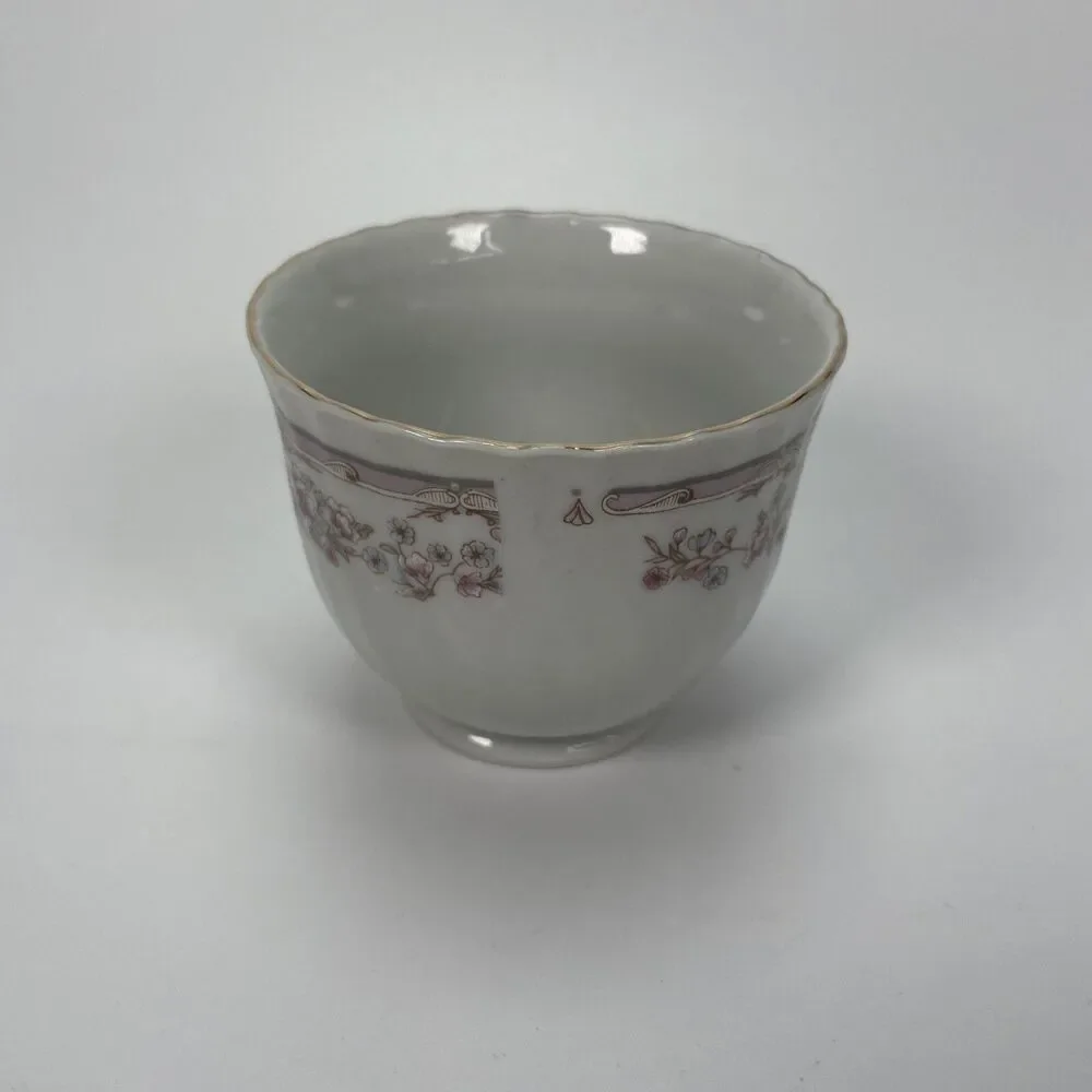 Unbranded vintage tea
